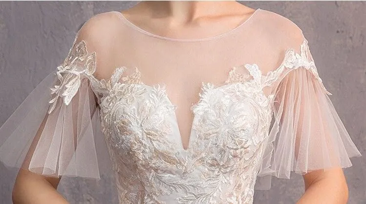 Elegant Lace Wedding Dresses O-Neck Short Sleeve Ball Gown