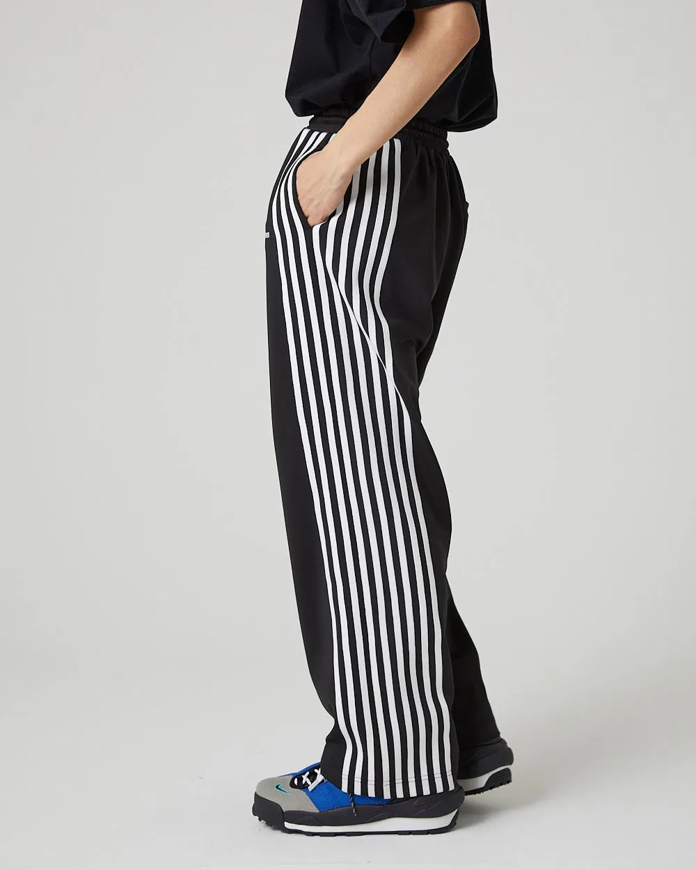 TRACK PANTS｜BLACK
