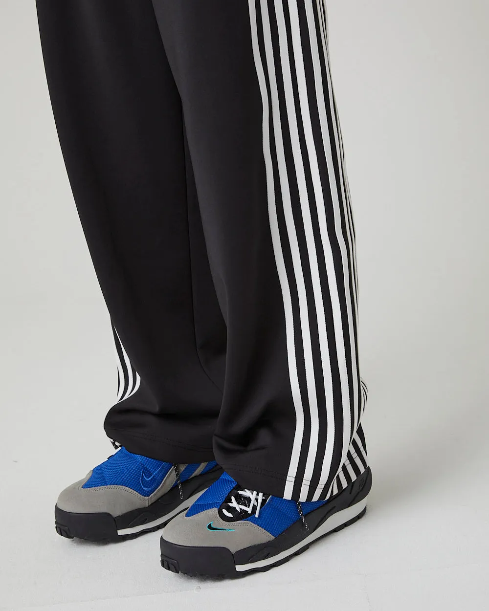 TRACK PANTS｜BLACK
